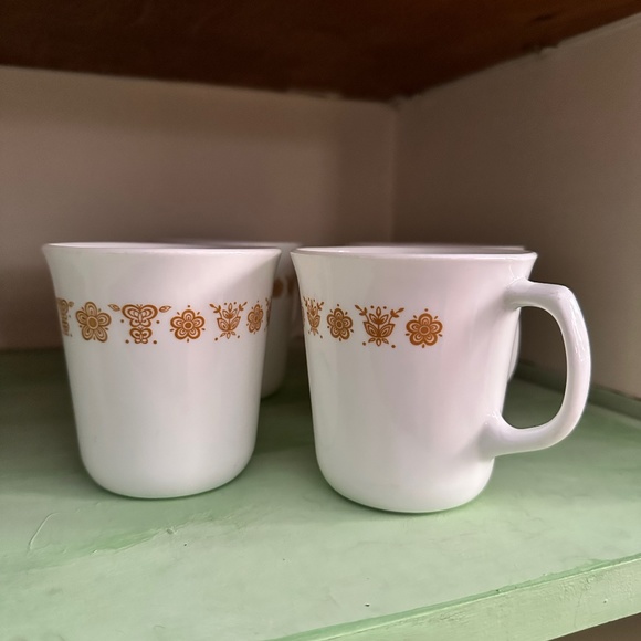 Set of 4 Corningware Butterfly Gold mugs - Picture 1 of 1